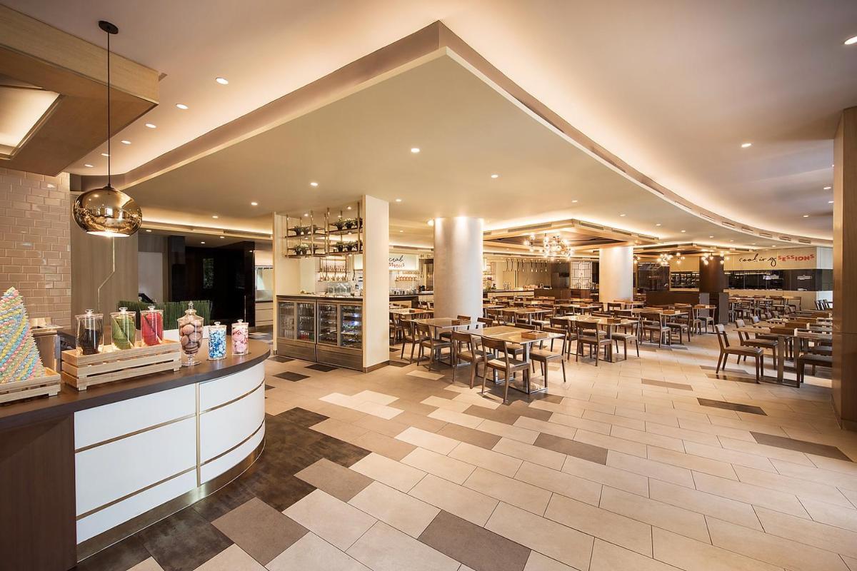 סינגפור Resorts World Sentosa - Hotel מראה חיצוני תמונה The interior of the restaurant